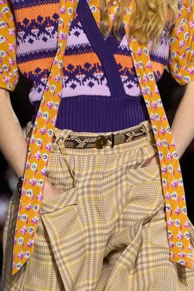 Look 69